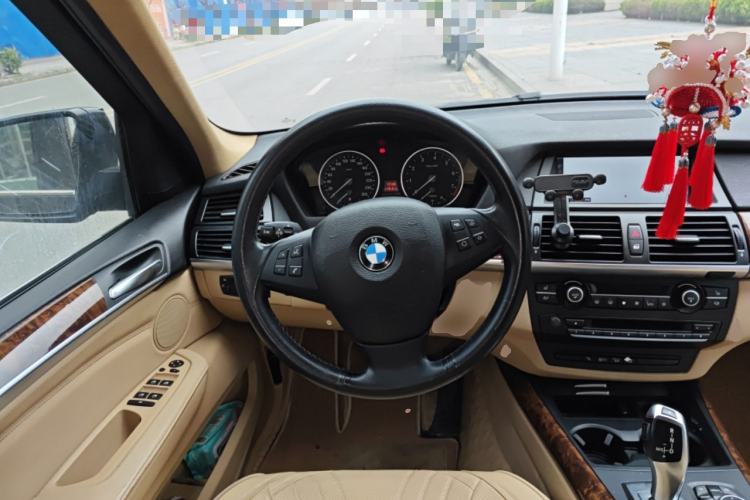 Used BMW X5 2011 xDrive35i Leading Model Steering Wheel