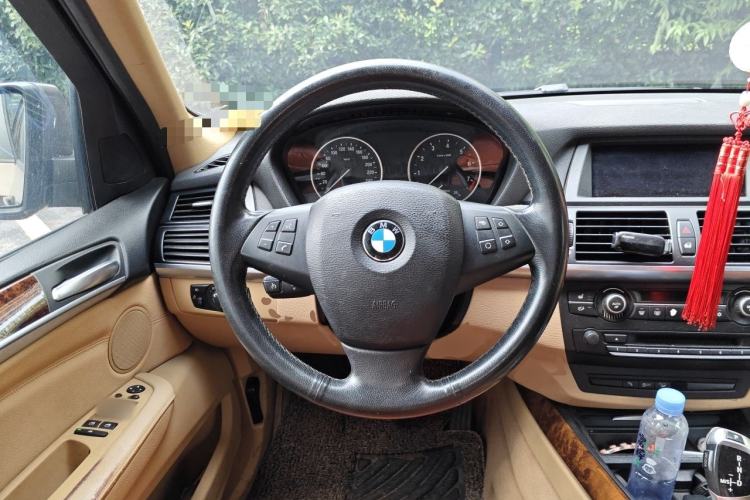 Used BMW X5 2011 xDrive35i Leading Model Steering Wheel