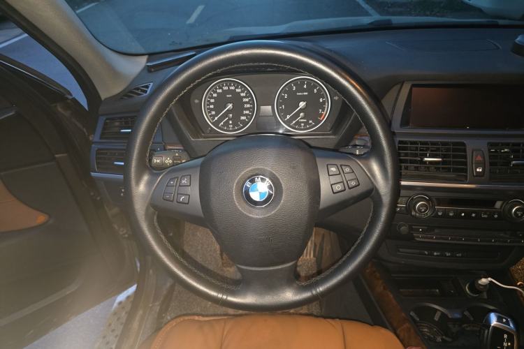 Used BMW X5 2011 xDrive35i Leading Model Steering Wheel
