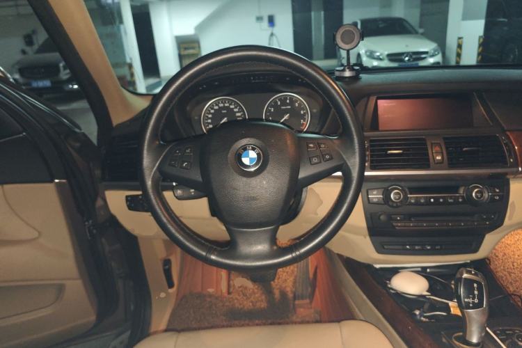 Used BMW X5 2011 xDrive35i Leading Model Steering Wheel