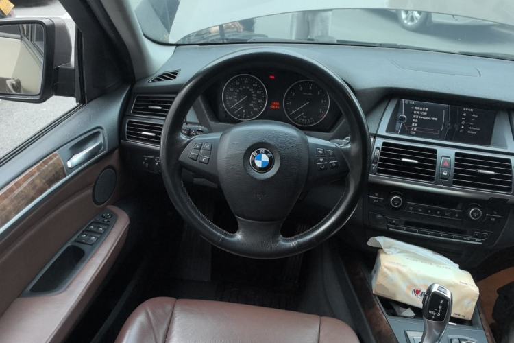 Used BMW X5 2011 xDrive35i Luxury Model Steering Wheel