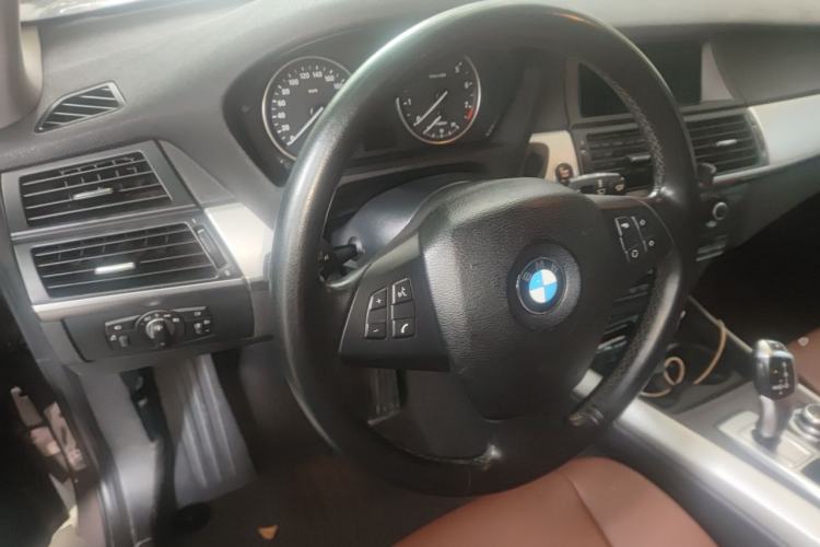 Used BMW X5 2011 xDrive35i Leading Model Steering Wheel