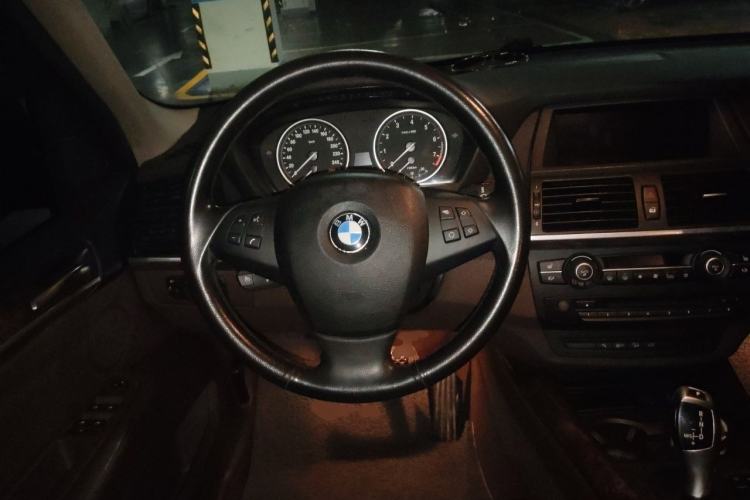Used BMW X5 2011 xDrive35i Leading Model Steering Wheel