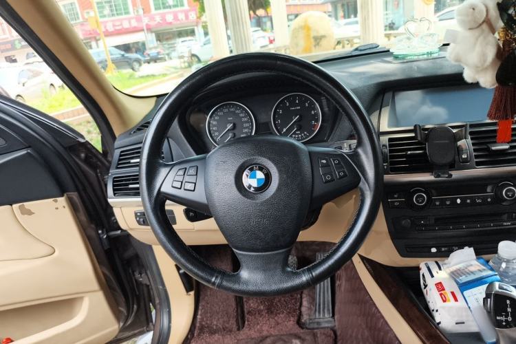 Used BMW X5 2011 xDrive35i Leading Model Steering Wheel