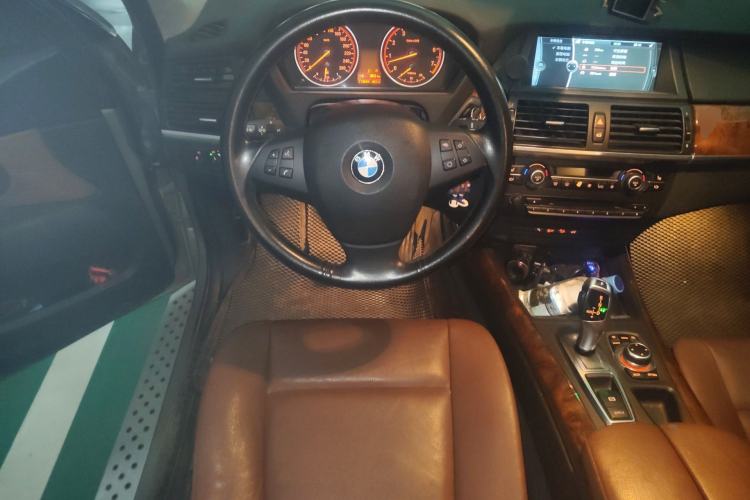 Used BMW X5 2011 xDrive35i Leading Model Steering Wheel