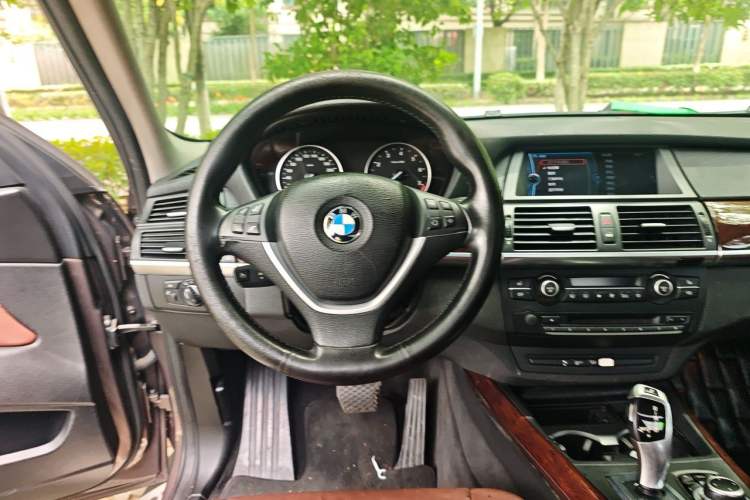 Used BMW X5 2011 xDrive35i Luxury Edition Steering Wheel