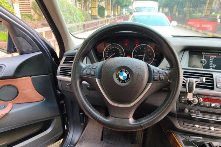 Used BMW X5 2011 xDrive35i Luxury Model Steering Wheel