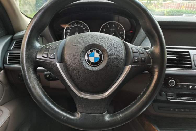 Used BMW X5 2011 xDrive35i Luxury Model Steering Wheel