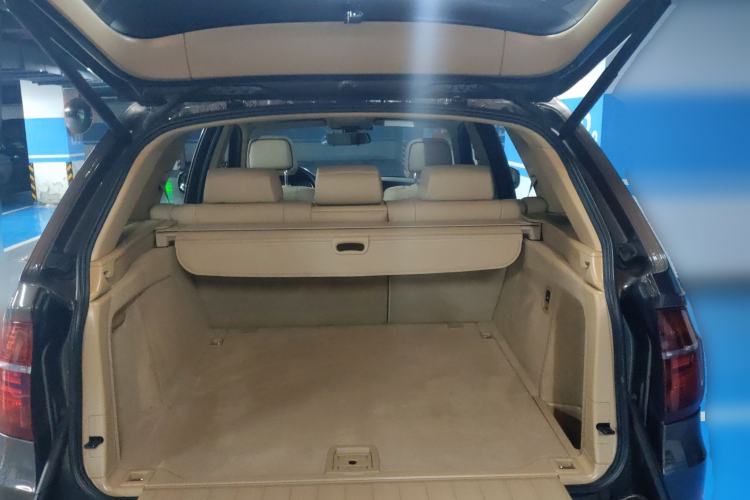 Used BMW X5 2011 xDrive35i Leading Model Trunk