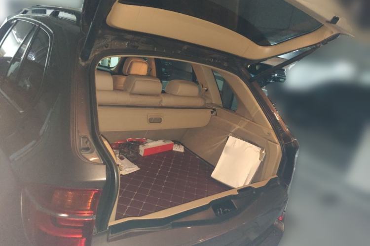 Used BMW X5 2011 xDrive35i Leading Model Trunk