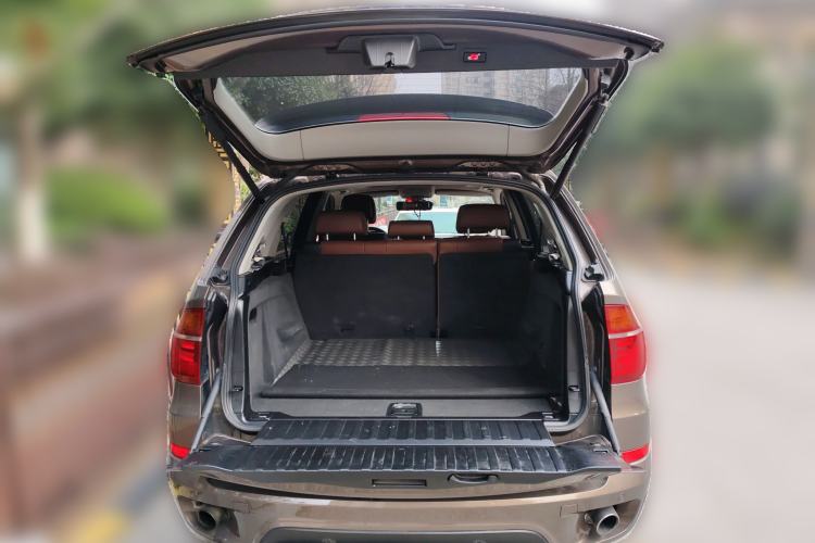 Used BMW X5 2011 xDrive35i Luxury Model Trunk