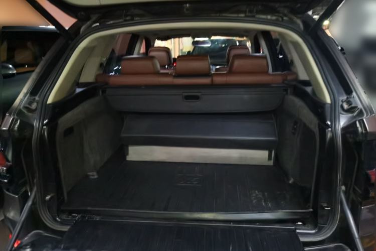 Used BMW X5 2011 xDrive35i Leading Model Trunk