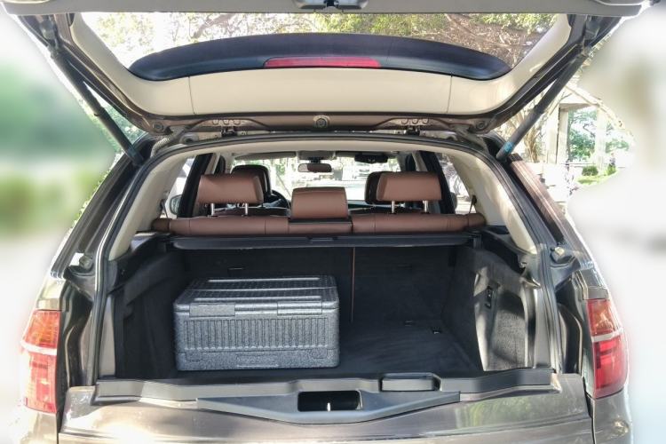 Used BMW X5 2011 xDrive35i Leading Model Trunk