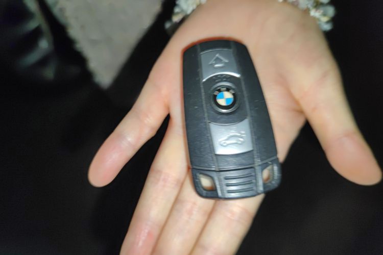 Used BMW X5 2011 xDrive35i Luxury Model Vehicle Key