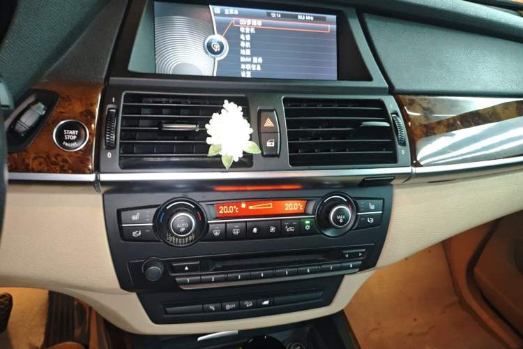 Used BMW X5 2011 xDrive35i Luxury Edition Audio And AC Panel