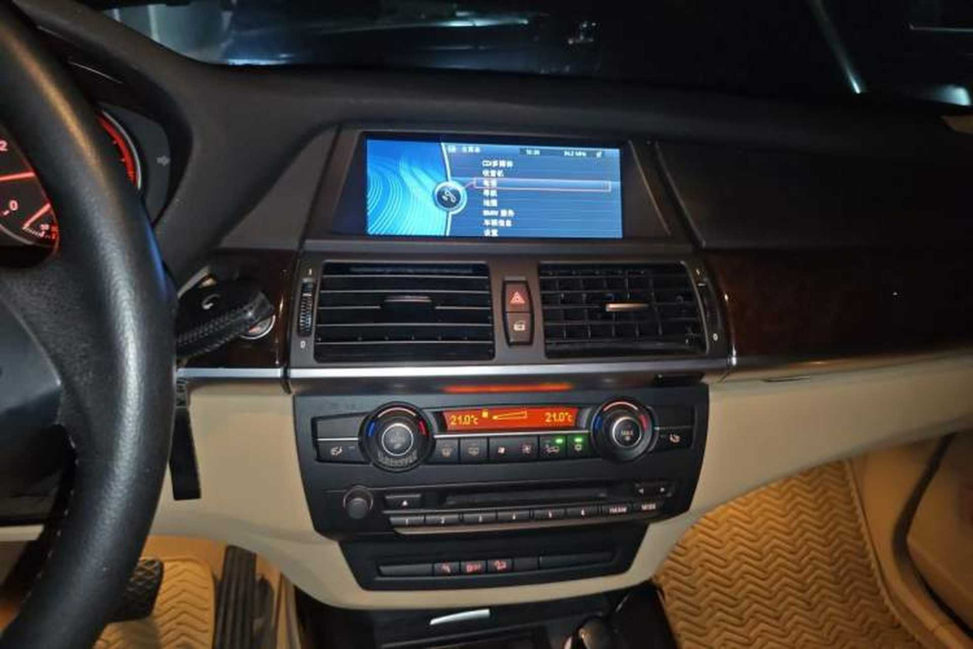 Used BMW X5  Audio And AC Panel