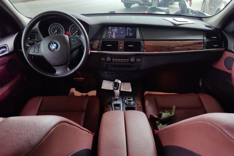 Used BMW X5 2011 xDrive35i Leading Model Center Console