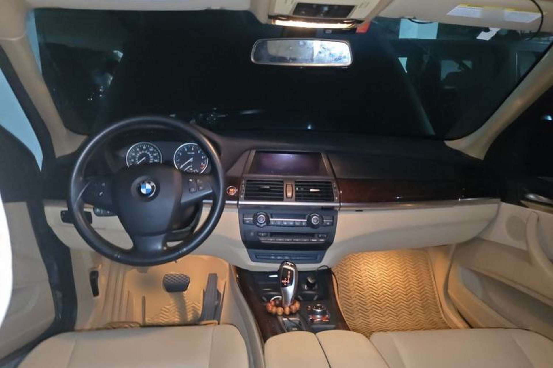 Used BMW X5  Center Console