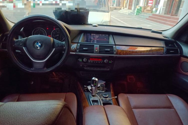 Used BMW X5 2011 xDrive35i Luxury Model Center Console
