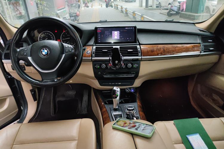 Used BMW X5 2011 xDrive35i Luxury Model Center Console