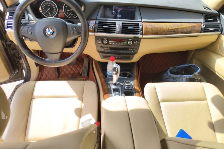 Used BMW X5 2011 xDrive35i Leading Model Center Console