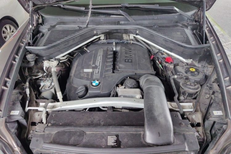 Used BMW X5 2011 xDrive35i Leading Model Engine Bay