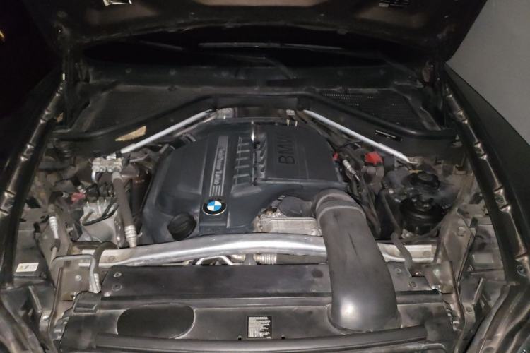 Used BMW X5  Engine Bay
