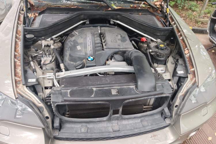 Used BMW X5 2011 xDrive35i Luxury Model Engine Bay