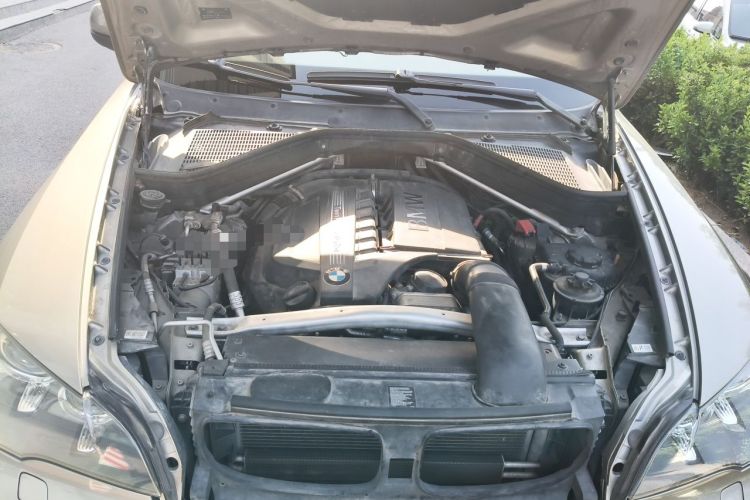 Used BMW X5 2011 xDrive35i Leading Model Engine Bay