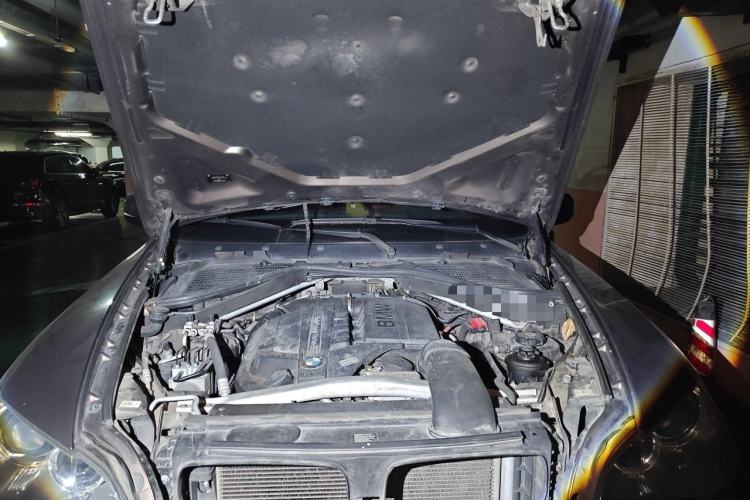 Used BMW X5 2011 xDrive35i Leading Model Engine Bay