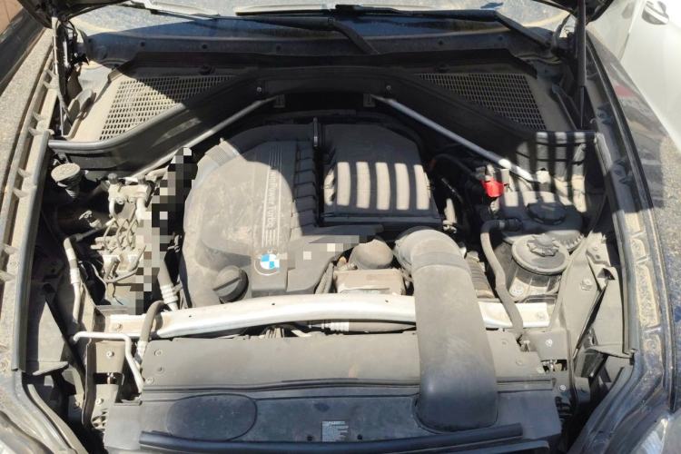 Used BMW X5 2011 xDrive35i Leading Model Engine Bay