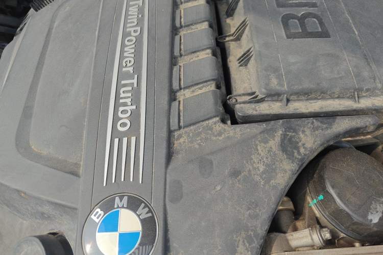 Used BMW X5 2011 xDrive35i Leading Model Engine Bay
