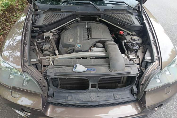 Used BMW X5 2011 xDrive35i Luxury Model Engine Bay