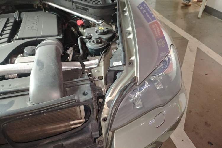 Used BMW X5 2011 xDrive35i Luxury Edition Engine Bay Left