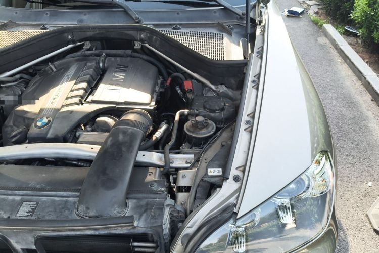 Used BMW X5 2011 xDrive35i Leading Model Engine Bay Left