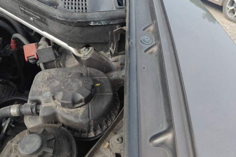 Used BMW X5 2011 xDrive35i Leading Model Engine Bay Left