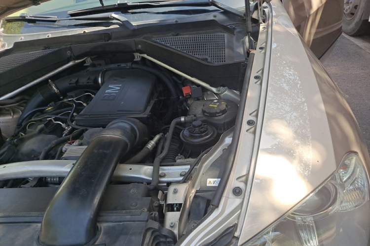 Used BMW X5 2011 xDrive35i Leading Model Engine Bay Left