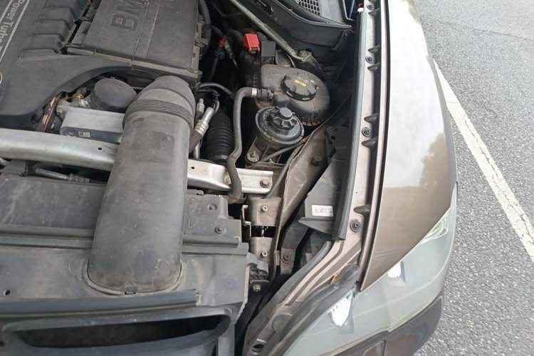 Used BMW X5 2011 xDrive35i Luxury Model Engine Bay Left
