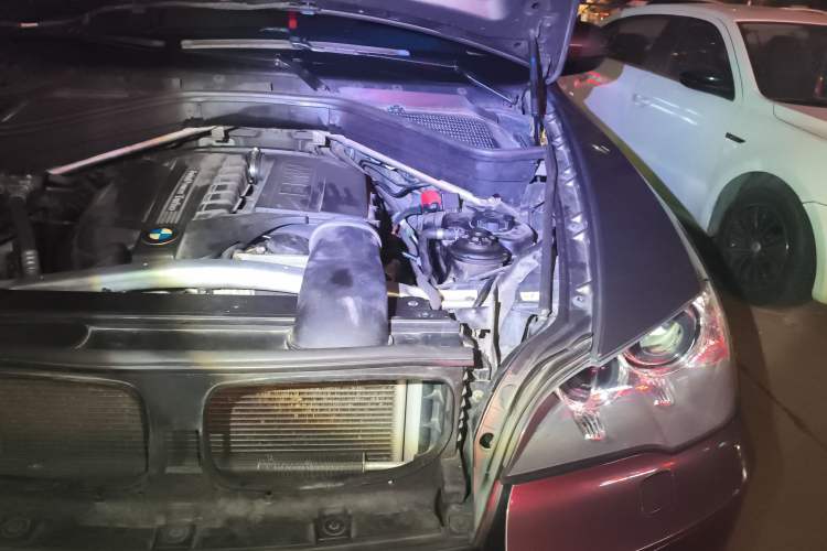 Used BMW X5 2011 xDrive35i Leading Model Engine Bay Left