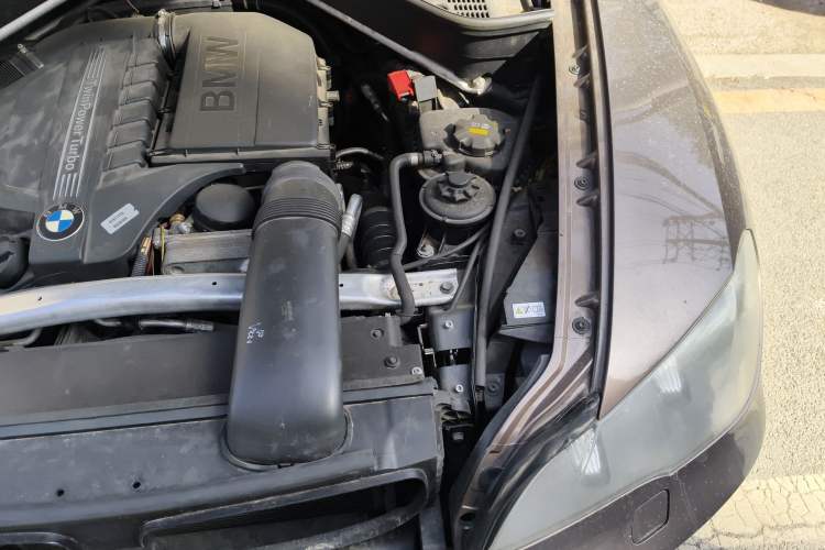 Used BMW X5 2011 xDrive35i Leading Model Engine Bay Left
