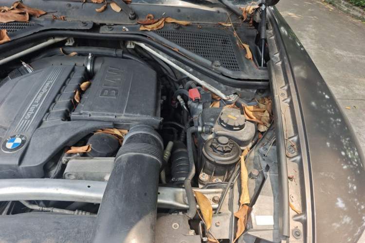 Used BMW X5 2011 xDrive35i Luxury Model Engine Bay Left