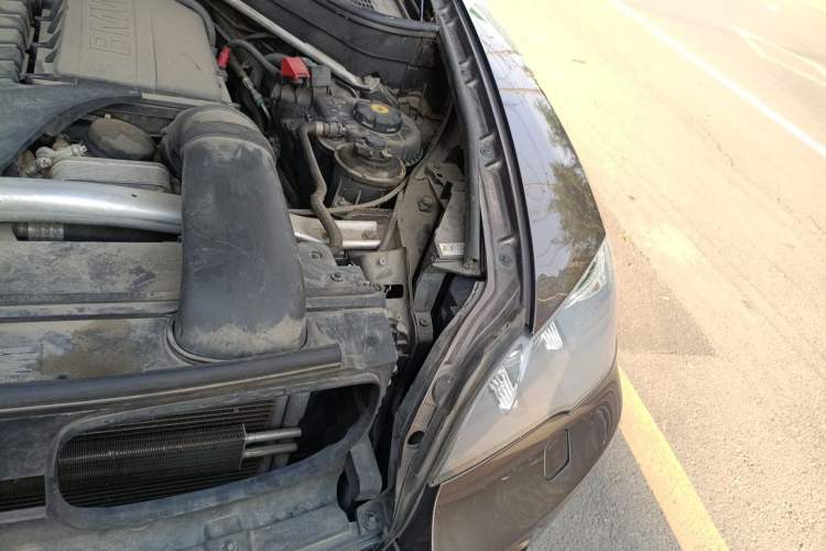 Used BMW X5 2011 xDrive35i Luxury Model Engine Bay Left