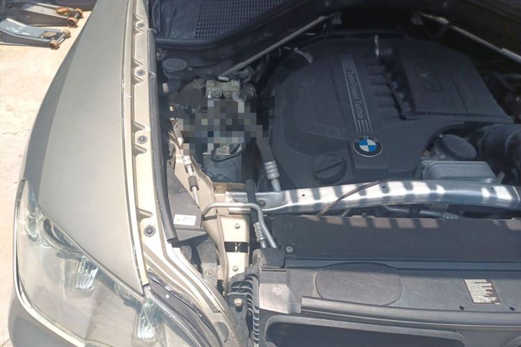 Used BMW X5 2011 xDrive35i Leading Model Engine Bay Right