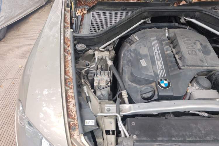 Used BMW X5 2011 xDrive35i Luxury Model Engine Bay Right
