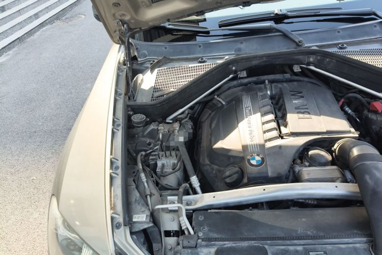 Used BMW X5 2011 xDrive35i Leading Model Engine Bay Right
