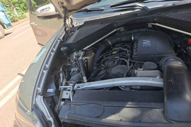 Used BMW X5 2011 xDrive35i Leading Model Engine Bay Right
