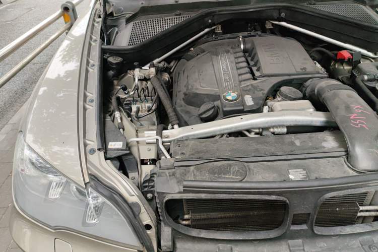 Used BMW X5 2011 xDrive35i Luxury Model Engine Bay Right