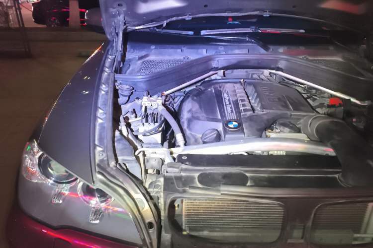 Used BMW X5 2011 xDrive35i Leading Model Engine Bay Right