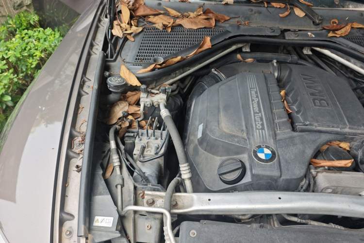 Used BMW X5 2011 xDrive35i Luxury Model Engine Bay Right