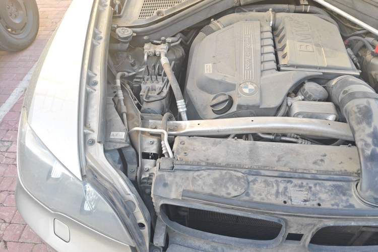 Used BMW X5 2011 xDrive35i Luxury Model Engine Bay Right
